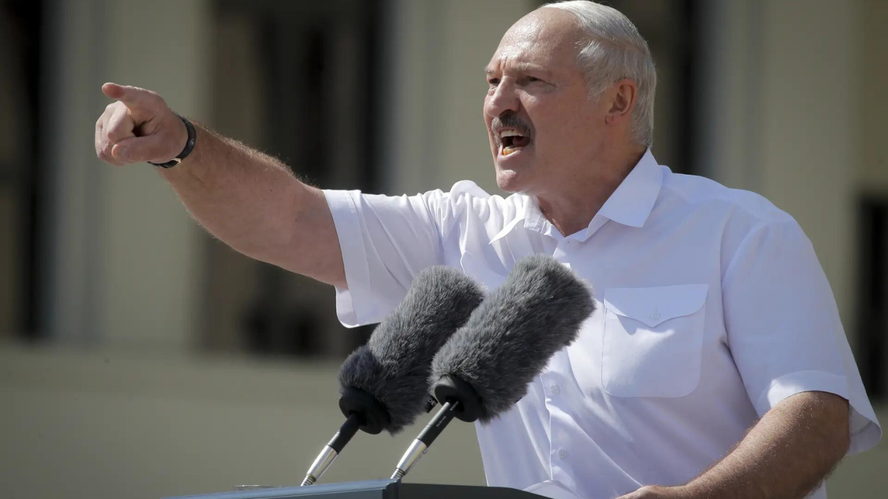 Belarusian prez’s ‘landslide’ election win draws Putin’s praise, West curbs