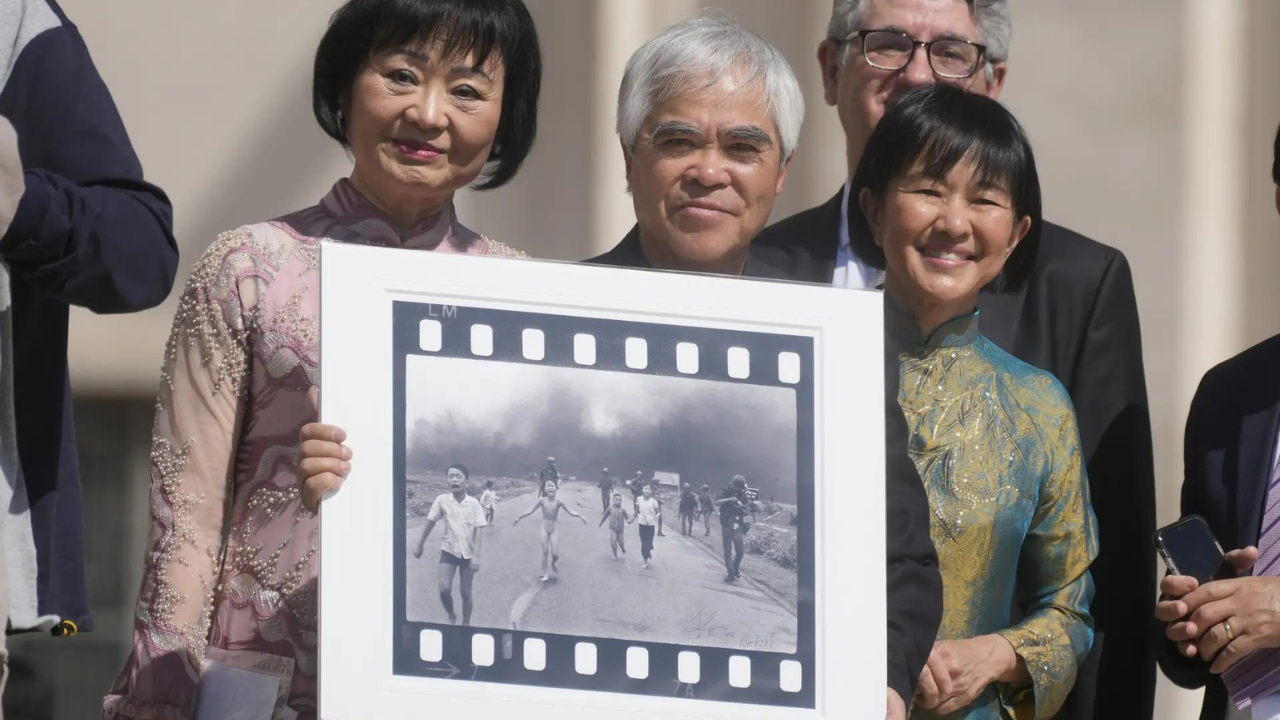 After a half-century of silence, freelancer claims he took the ‘napalm girl’ photo